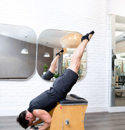 Equipment: Wunda Chair - Exercise: Grasshopper